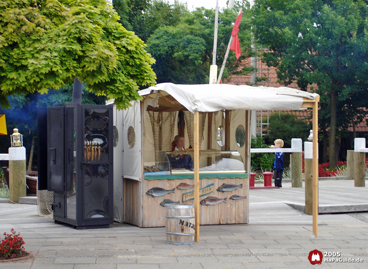 Abenteuerschiff Käpt'n Orki - Kiosk mit Räucherofen