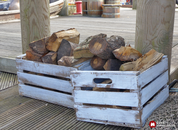 Abenteuerschiff Käpt'n Orki - Kisten mit Feuerholz