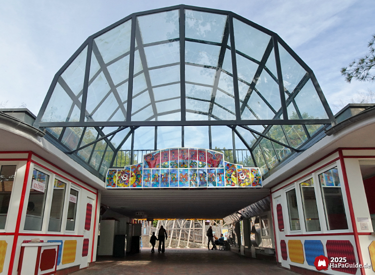 Alter Jahrmarkt - Gläsernes Vordach zum Alten Jahrmarkt