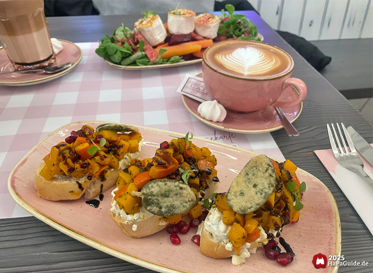 Café Rosa - Bruschetta mit Kürbis und frittiertem Salbei