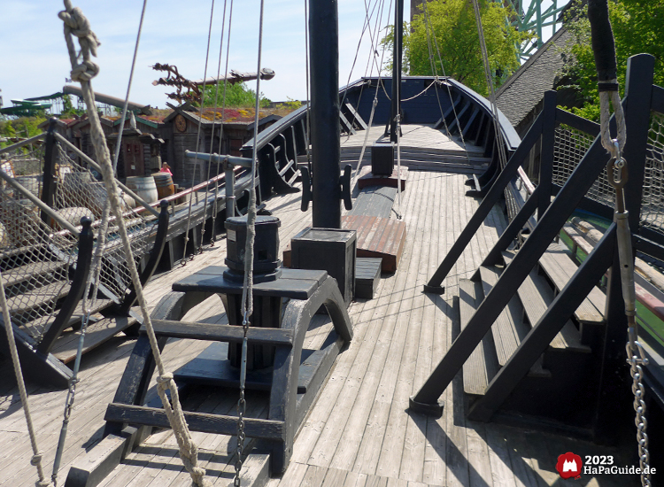 Caravelle Niña - Blick von Deck Richtung Schlange von Midgard