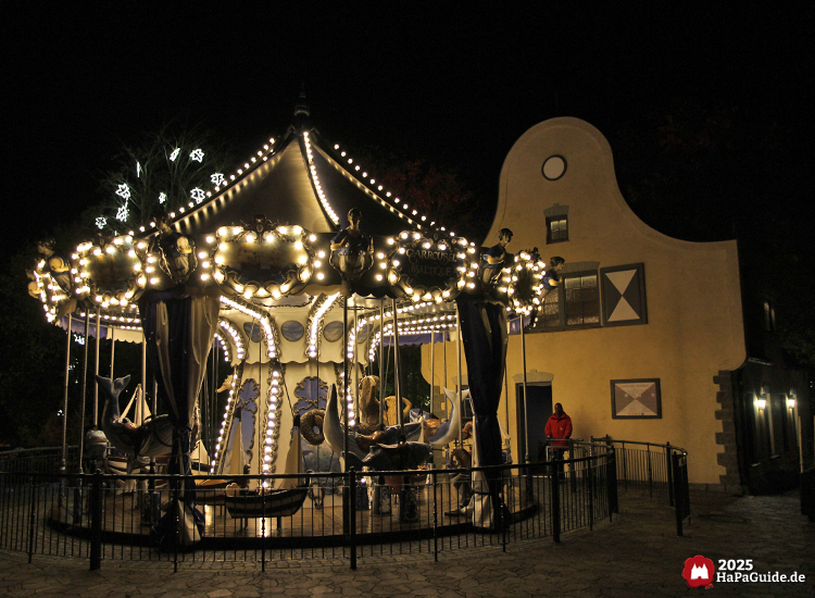 Carrousel Baltique - Beleuchtet bei Dunkelheit