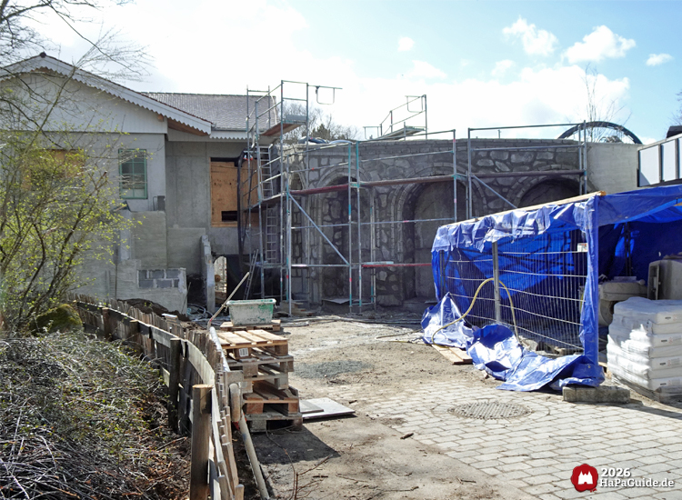 Cornwall Coaster - Das Viadukt entsteht neben dem Bahnhofsgebäude