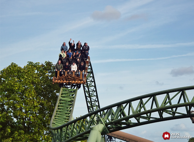 Der Schwur des Kärnan - Ein Zug passiert den Bunnyhop