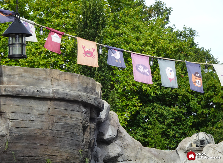 Die Reiche des Nordens - Fähnchenketten mit Motiven aus Awildas Welt