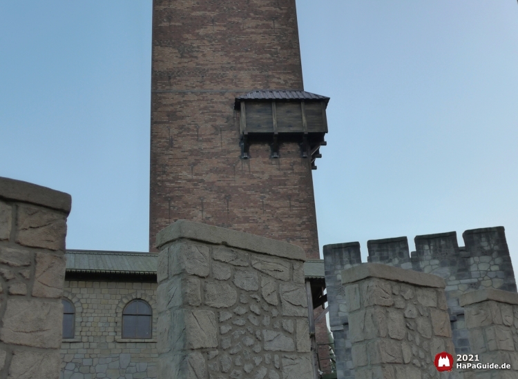Hinter steinernen Festungsmauern erhebt sich der gewaltige Kärnan-Turm