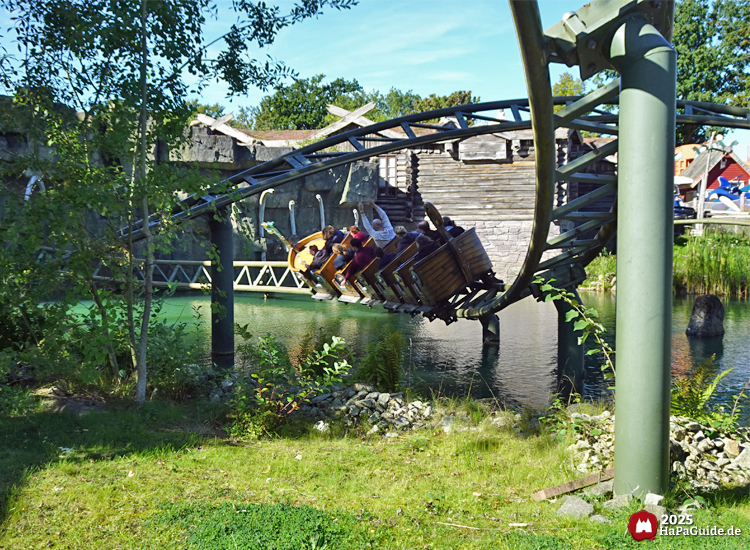 Die Schlange von Midgard - Zug von hinten während der Fahrt