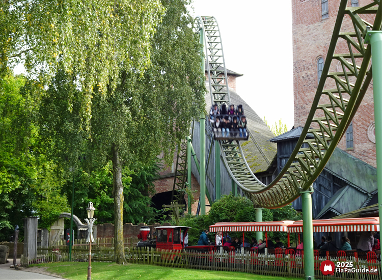 Flucht von Novgorod - Der Hansa-Park Express hält unter dem First Drop