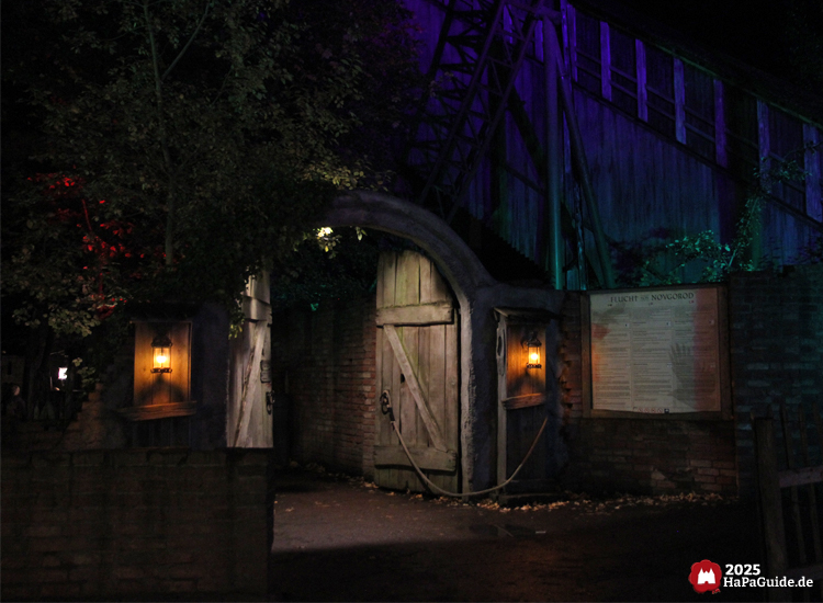 Flucht von Novgorod - Beleuchtetes Zugangstor