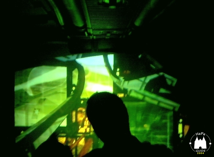 Blick auf die Leinwand im Inneren des Simulators