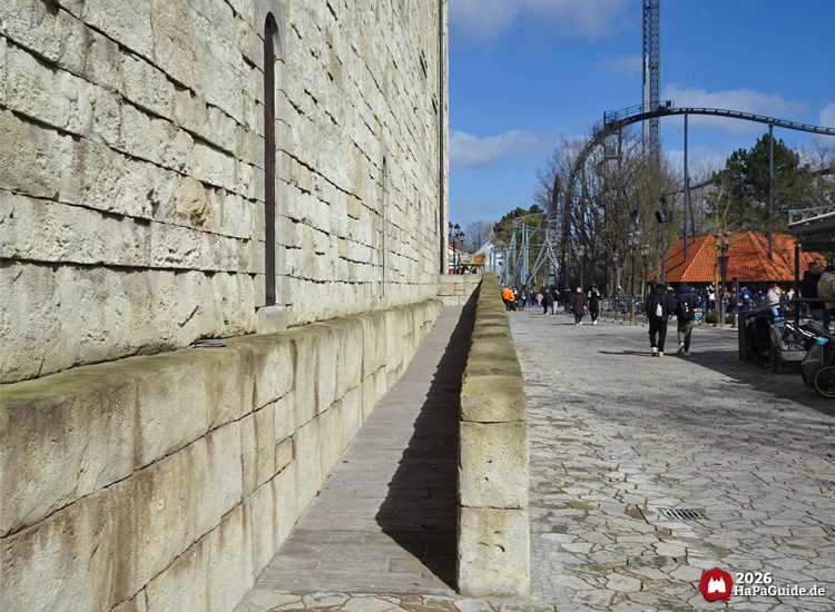 Großprojekt 202X - Blick auf die Rampe der Gebäudeostseite