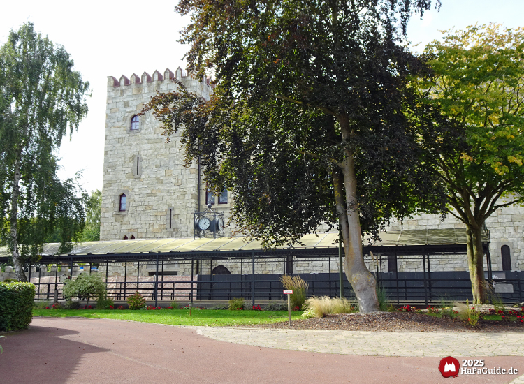 Hansa-Garten - Hauptbahnhof des Hansa-Park Express vor dem Palacio de Braga