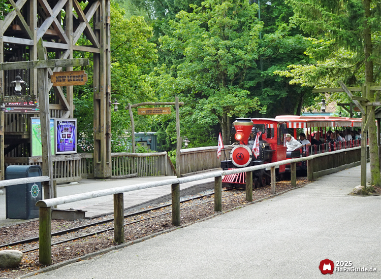Hansa-Park Express - Ausfahrt aus dem Bahnhof New Lübeck