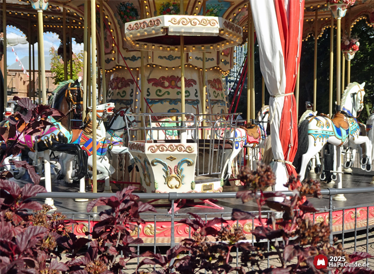 Hanse-Karussell - Drehkarussell und Pferde