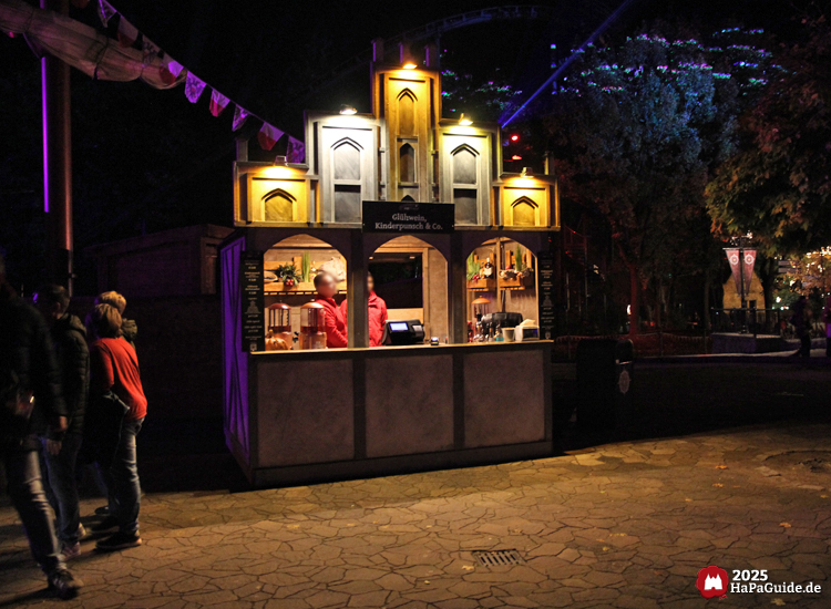 Herbstzauber am Meer - Beleuchteter Stand des Herbstzauber Food Dorfs