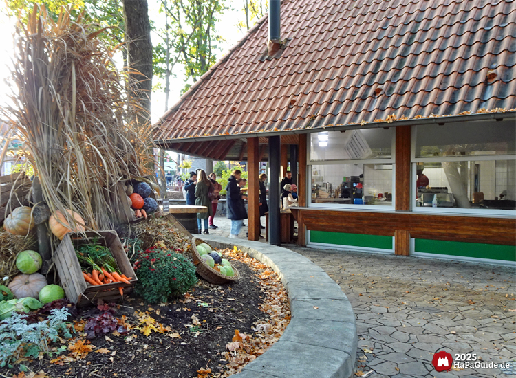 Kiosk am Hanse-Flieger - Erntedankbeet neben dem Imbiss