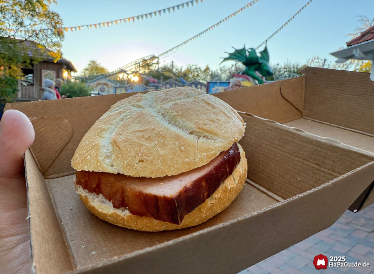 Kiosk an der Schiffschaukel - Fleischkäsebrötchen