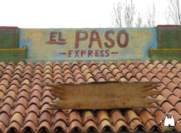 Aufschrift El Paso Express am Dach des Stationsgebäudes