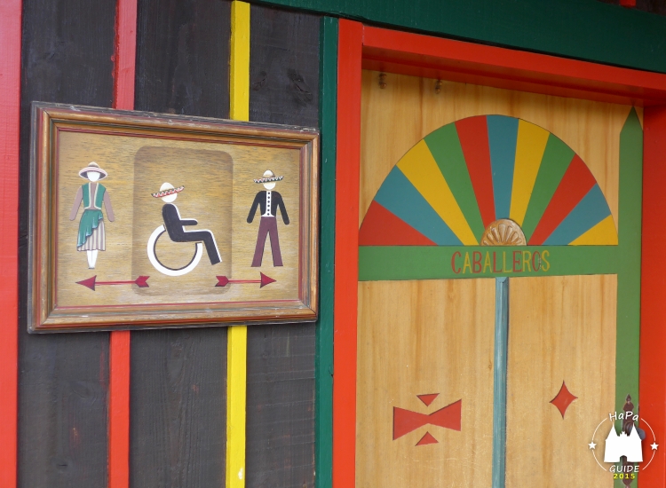 Mexikanisch gestalteter Eingang zu den Toiletten