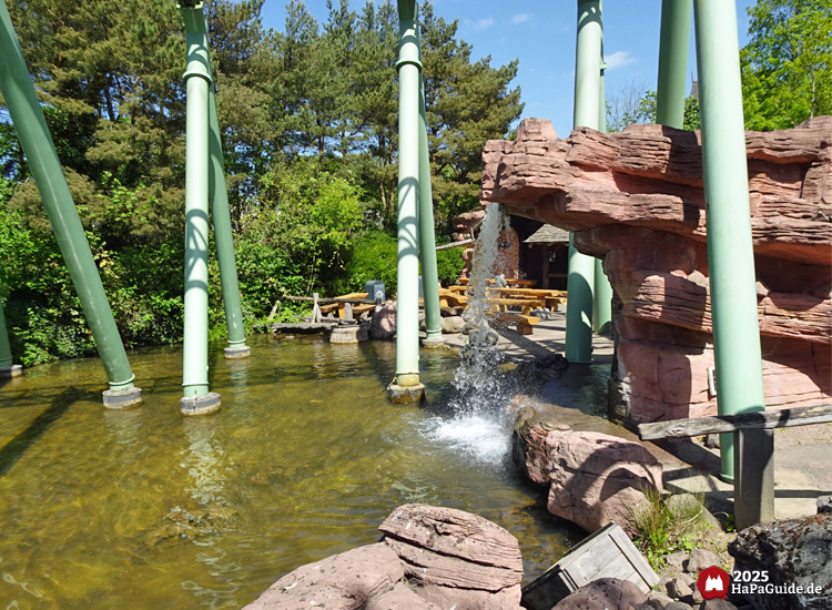 Miner's Camp - Wasserfall und Teich