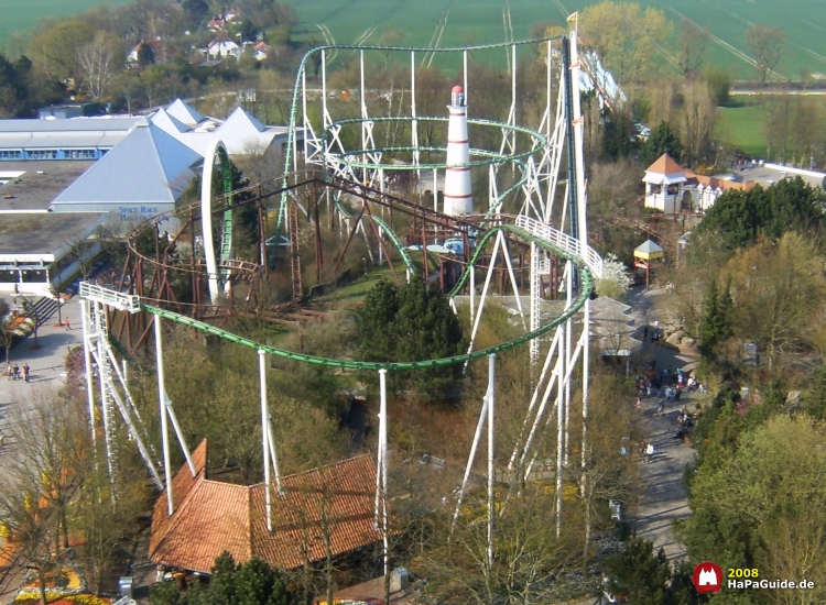 Blick aus dem Holsteinturm auf den gesamten Bereich Nervenkitzel im Jahr 2008