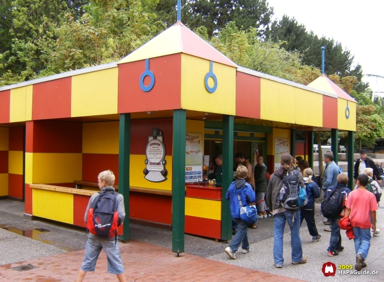 Der Kiosk am Rasenden Roland in Rot-Gelb
