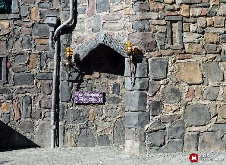 Nessie - Ausgang mit Schild kein Eingang