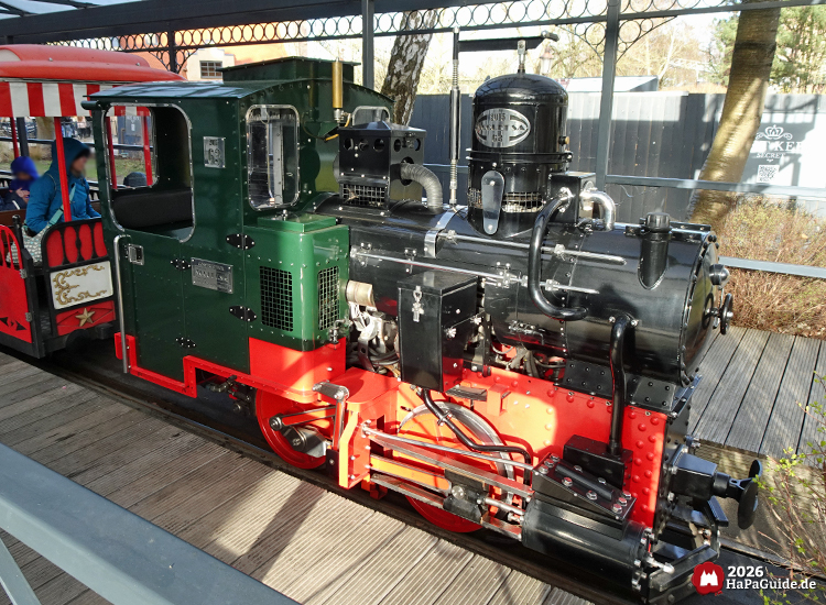 Neuheiten 2026 - Grün-Schwarze Dampflokomotive des Hansa-Park Express