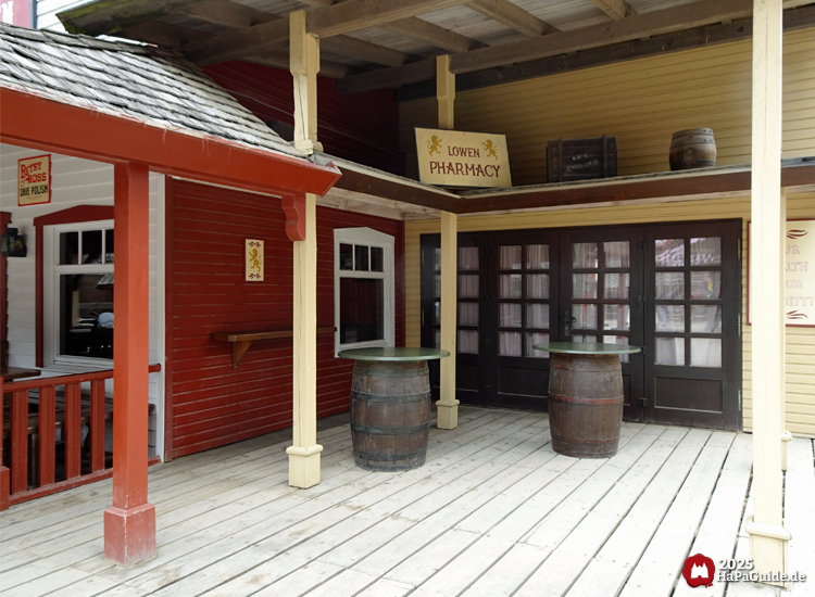 New Lübeck - Lowen Pharmacy Stehtischecke am Saloon