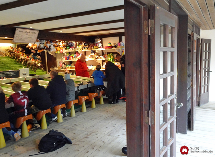 New Lübeck Derby - Zwischen Eingang und Spieltischen