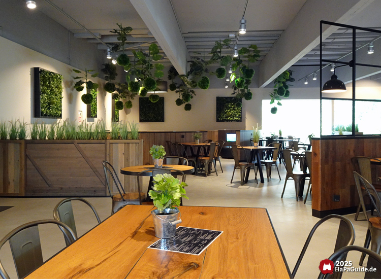 Restaurant Weltumsegler - Blick durchs Restaurant Richtung Kinder-Spielecke