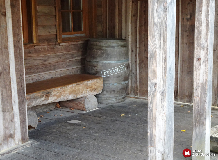 Ride-Shop Crazy Mine - Bank und Fass mit Aufschrift Dynamite