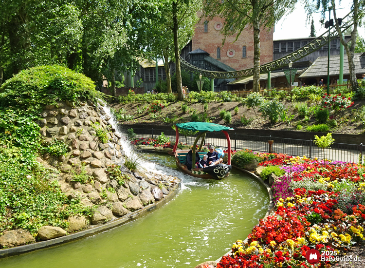 Sommerblüte - Sommerbepflanzung entlang dem Kanal der Blumenmeerbootsfahrt