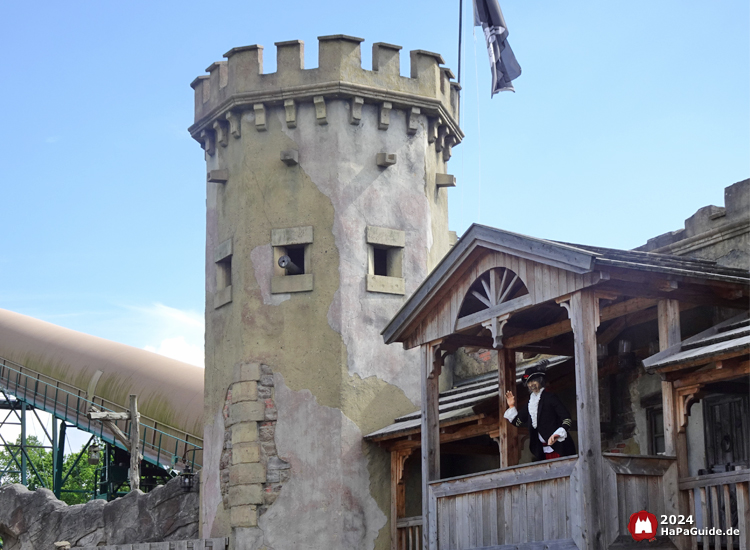 Störtebekers Kaperfahrt - Burgturm und Balkon