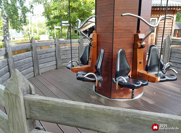 Turm vom Peterhof - Sitzschalen